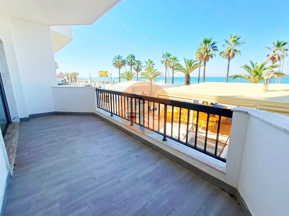 Apartamento T3 para Venda em Quarteira Foto 2