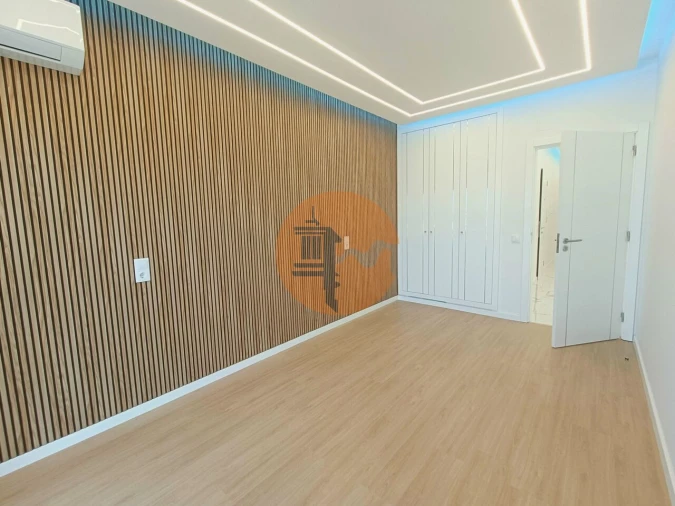 Apartamento T3 para Venda em Quarteira Foto 18