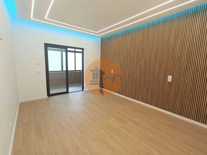 Apartamento T3 para Venda em Quarteira Foto 3