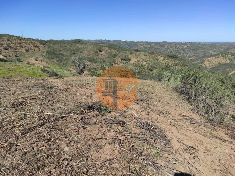 Terreno para Venda em Azinhal Foto 1