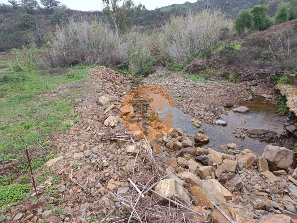 Terreno para Venda em Azinhal Foto 1