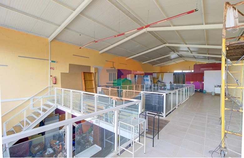 Loja para Venda em Monte Gordo Foto 2