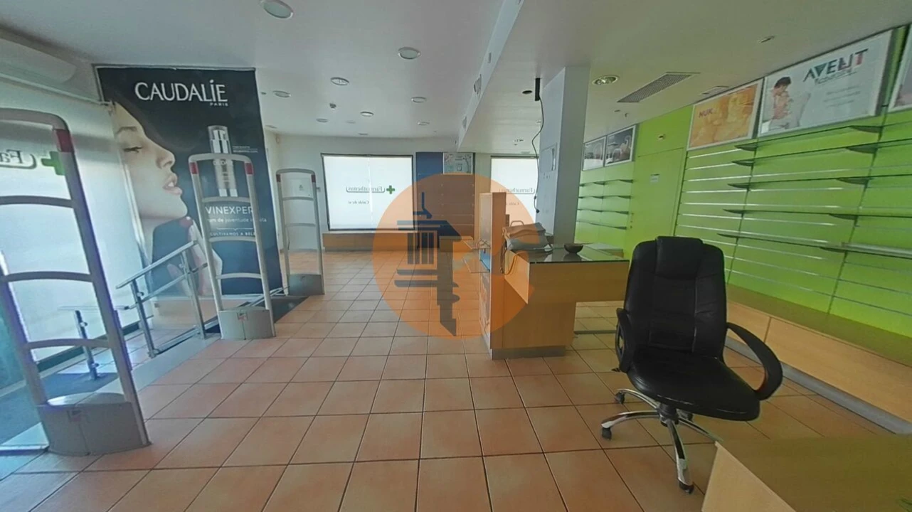 Loja para Venda em Olhão Foto 19