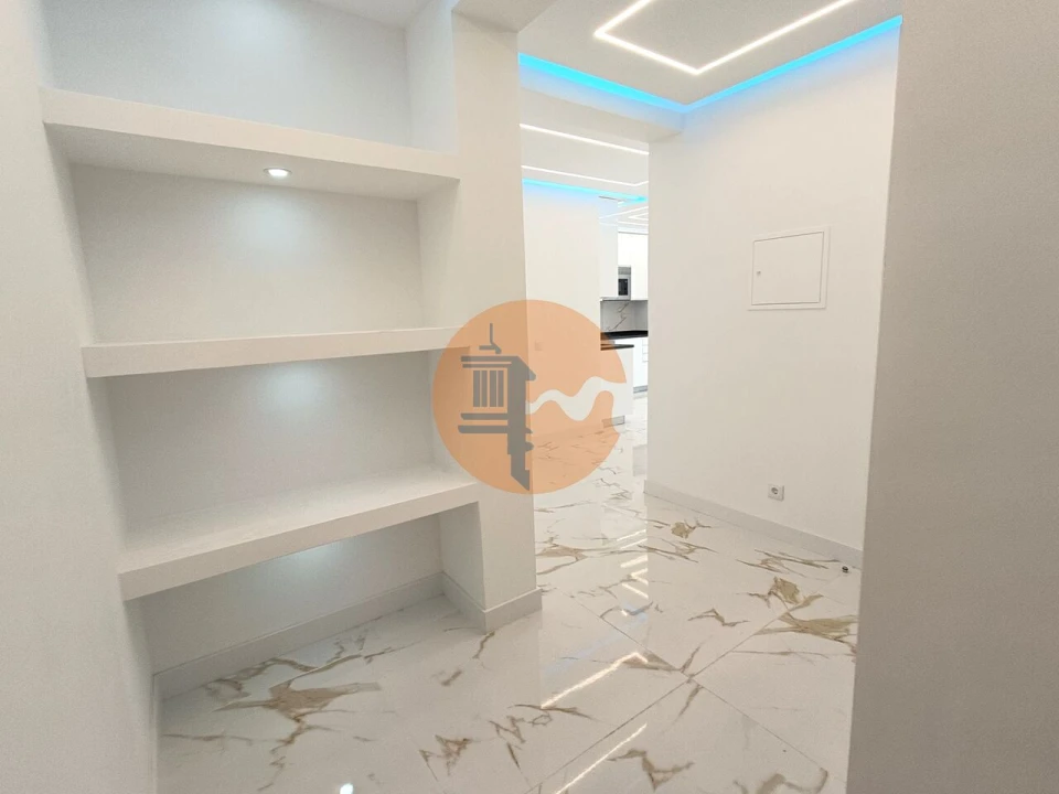Apartamento T2 para Venda em Quarteira Foto 16