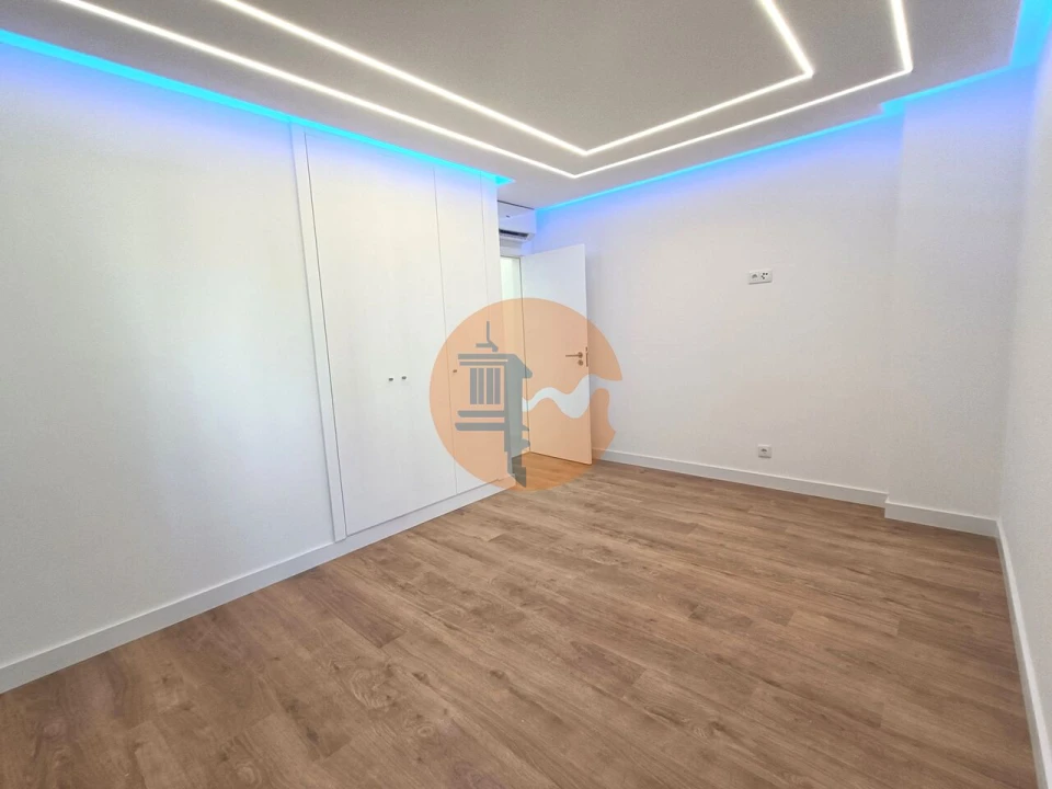 Apartamento T2 para Venda em Quarteira Foto 24