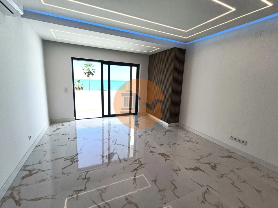Apartamento T2 para Venda em Quarteira Foto 30