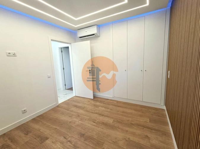 Apartamento T2 para Venda em Quarteira Foto 2