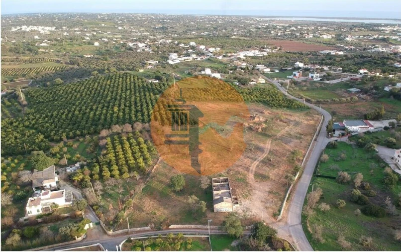 Terreno para Venda em Quelfes Foto 1