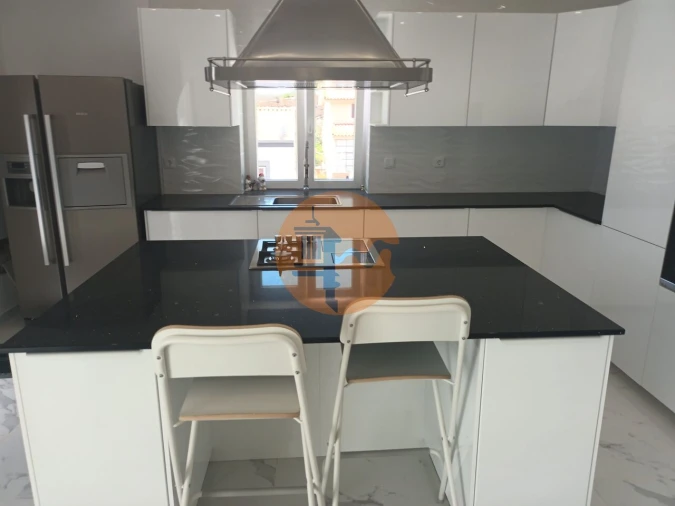 Moradia T5 para Venda em Portimão Foto 13