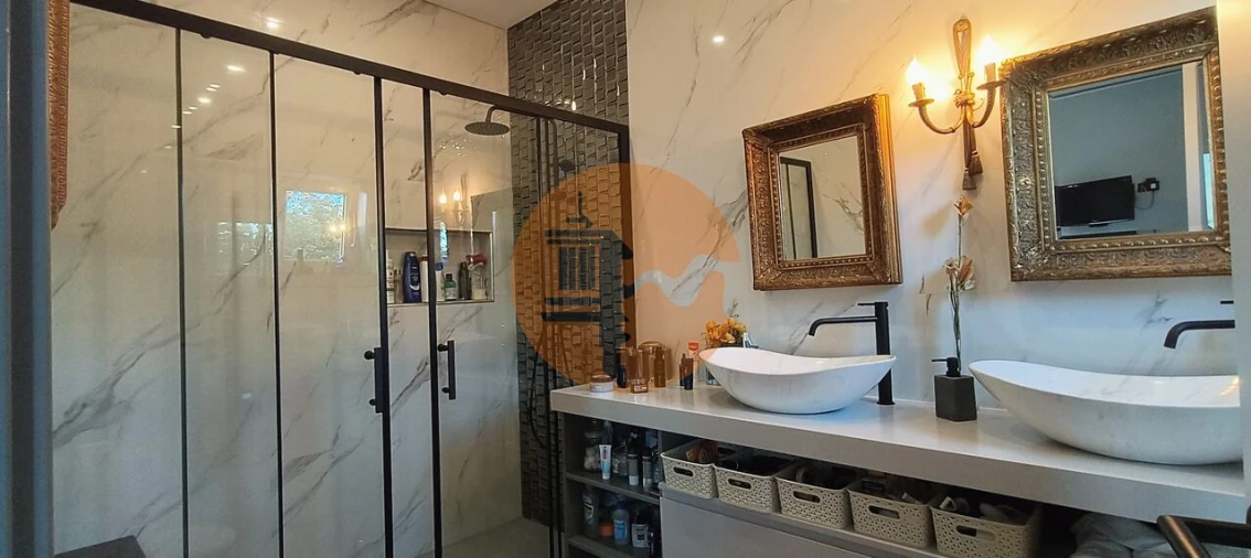 Moradia T5 para Venda em Loule (São Sebastião) Foto 27