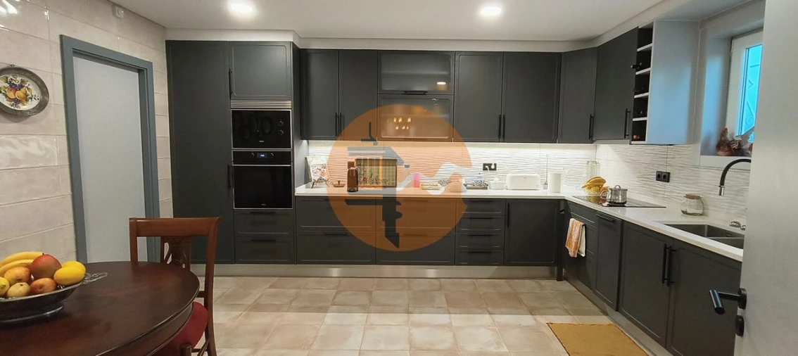 Moradia T5 para Venda em Loule (São Sebastião) Foto 25