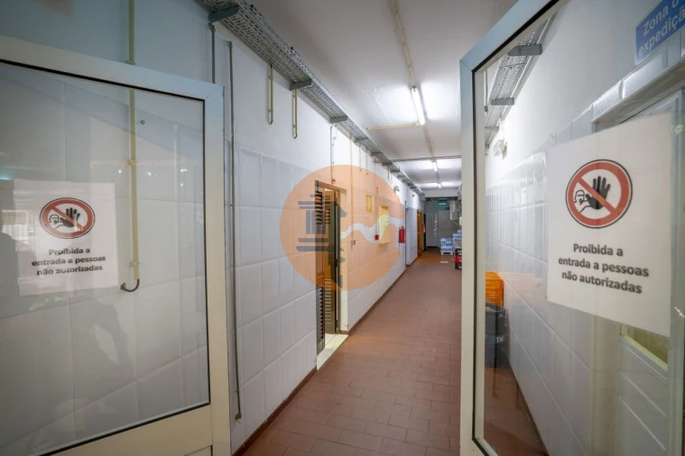 Armazém para Venda em Vila Real de Santo Antonio Foto 19