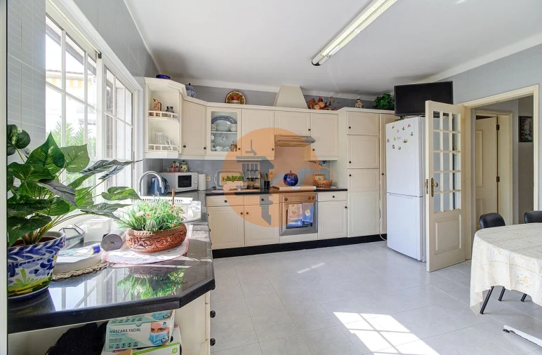 Moradia T4 para Venda em Altura Foto 8