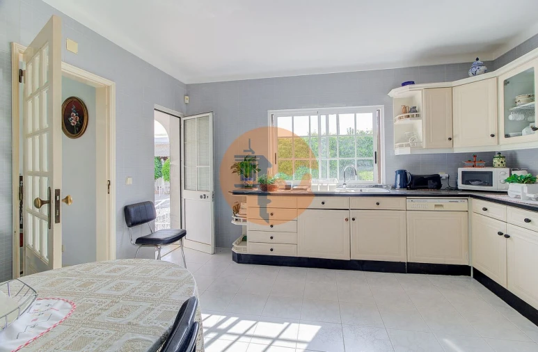 Moradia T4 para Venda em Altura Foto 7