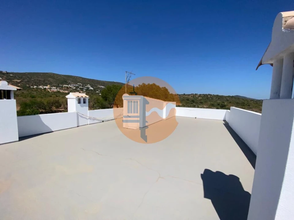 Moradia T2 para Venda em Santa Barbara de Nexe Foto 29