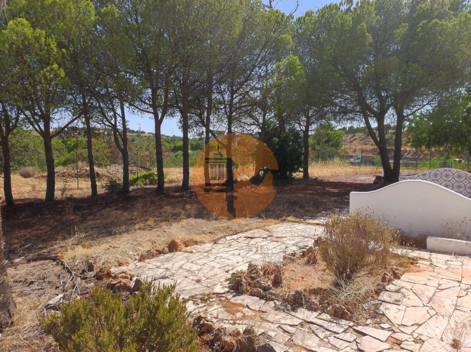 Moradia T2 para Venda em Santa Barbara de Nexe Foto 44