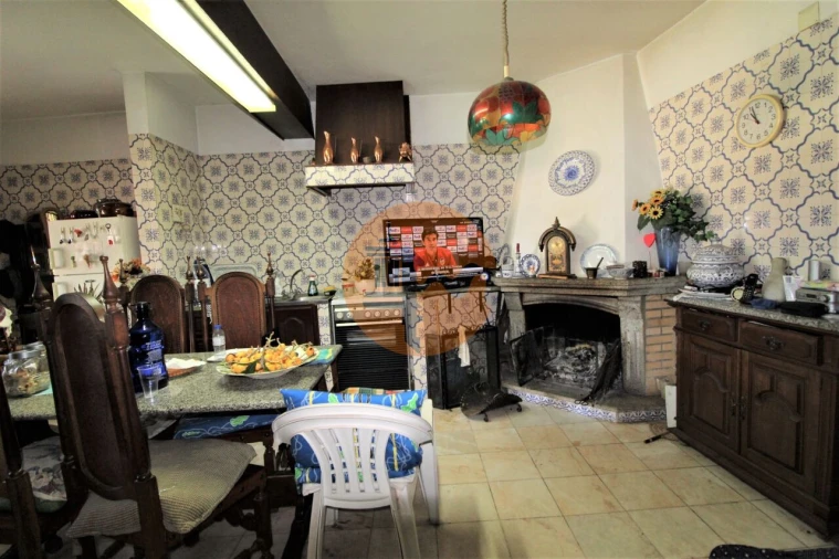 Moradia T2 para Venda em Santa Barbara de Nexe Foto 13