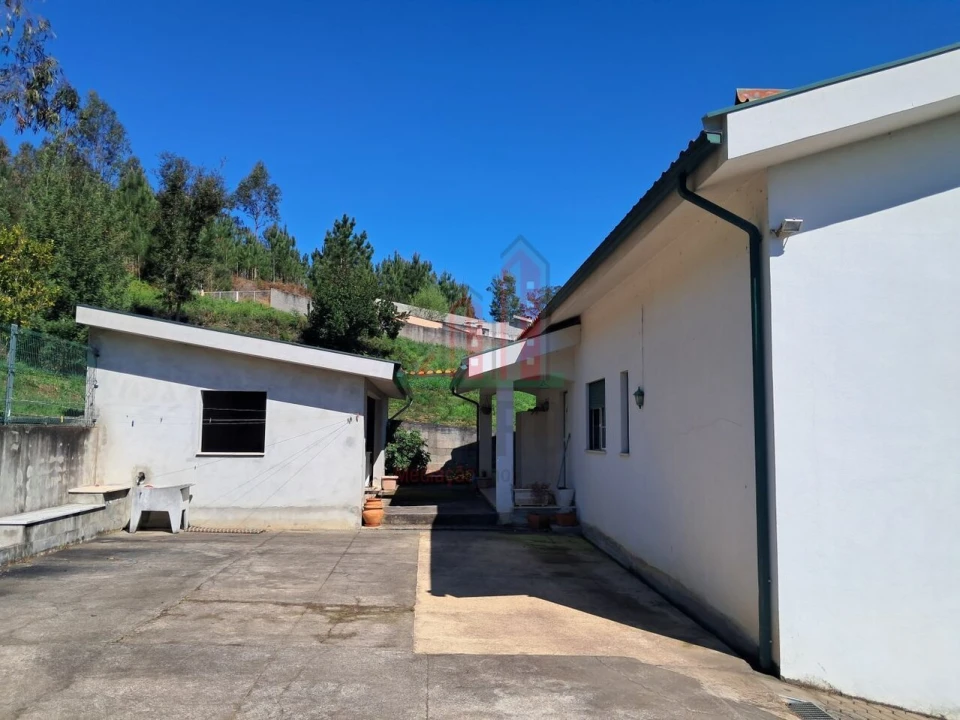 Moradia T3 para Venda em Serpins Foto 4