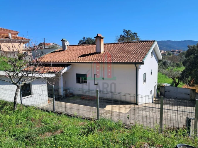 Moradia T3 para Venda em Serpins Foto 19