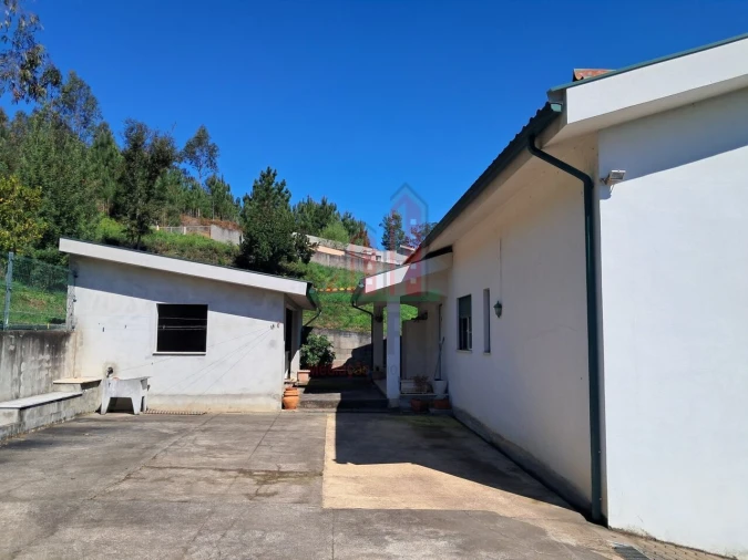 Moradia T3 para Venda em Serpins Foto 4