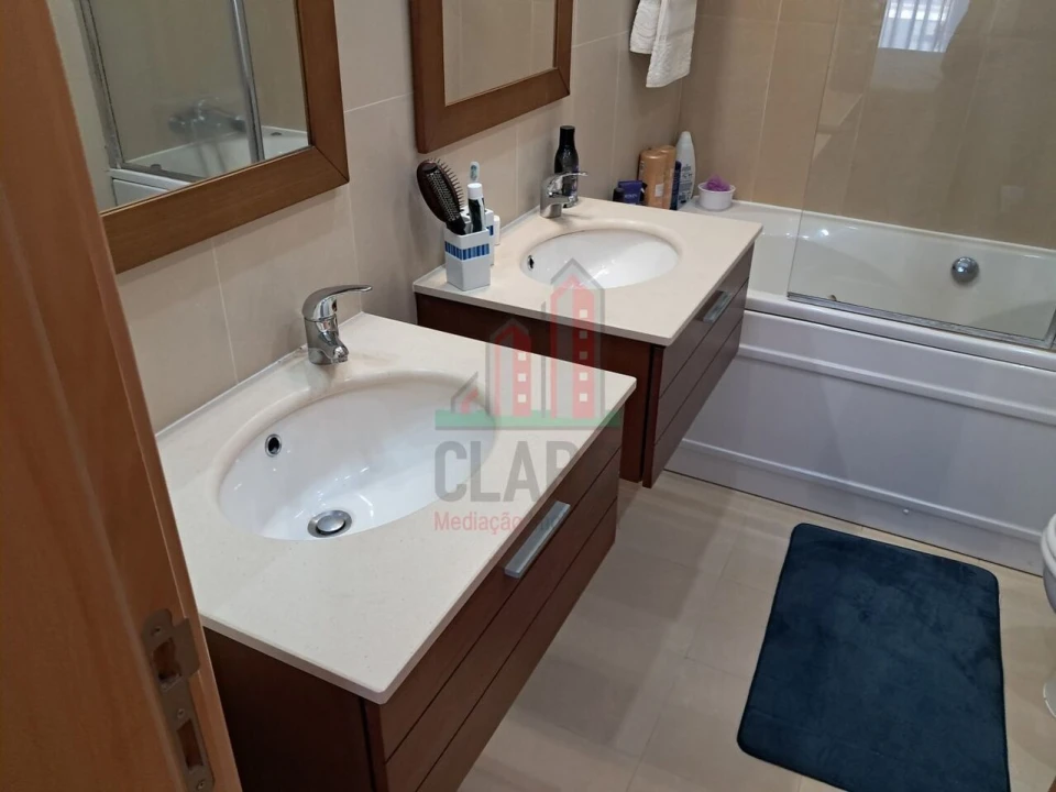 Moradia T5 para Venda em Tavarede Foto 10