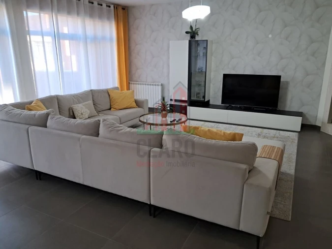 Moradia T5 para Venda em Tavarede Foto 4