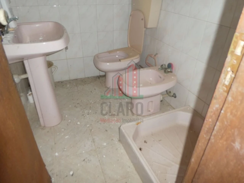 Moradia T7 para Venda em Zambujal Foto 11