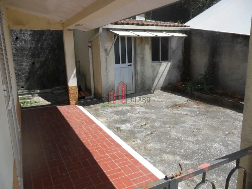 Moradia T5 para Venda em Santo Antonio dos Olivais Foto 7
