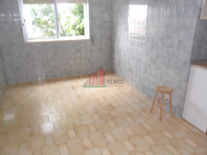 Moradia T5 para Venda em Santo Antonio dos Olivais Foto 11