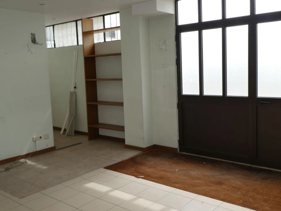 Garagem para Arrendamento em Eiras e São Paulo de Frades Foto 23