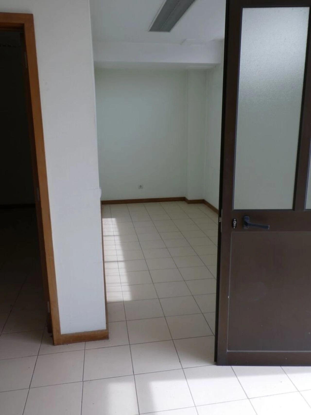 Garagem para Arrendamento em Eiras e São Paulo de Frades Foto 6