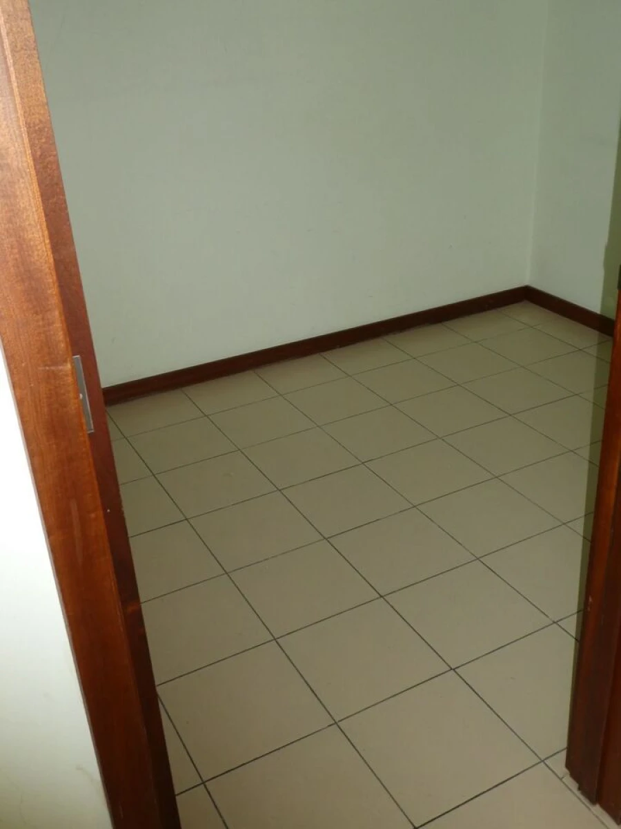 Garagem para Arrendamento em Eiras e São Paulo de Frades Foto 20