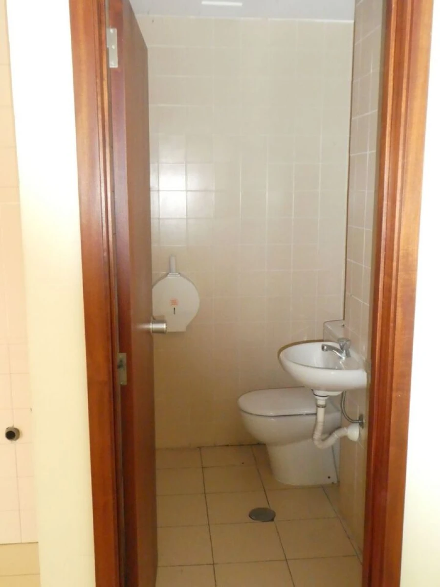 Garagem para Arrendamento em Eiras e São Paulo de Frades Foto 10