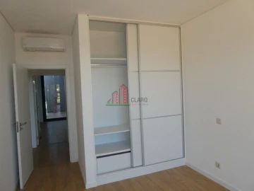 Moradia T4 para Venda em Albufeira e Olhos de Água
