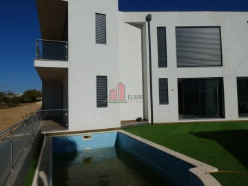 Moradia T4 para Venda em Albufeira e Olhos de Água