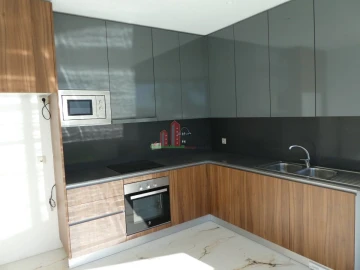Moradia T4 para Venda em Albufeira e Olhos de Água