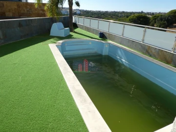 Moradia T4 para Venda em Albufeira e Olhos de Água