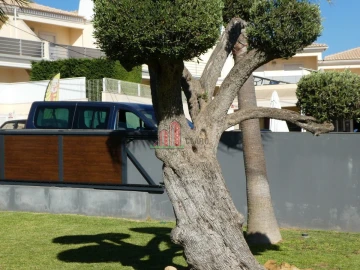 Moradia T4 para Venda em Albufeira e Olhos de Água