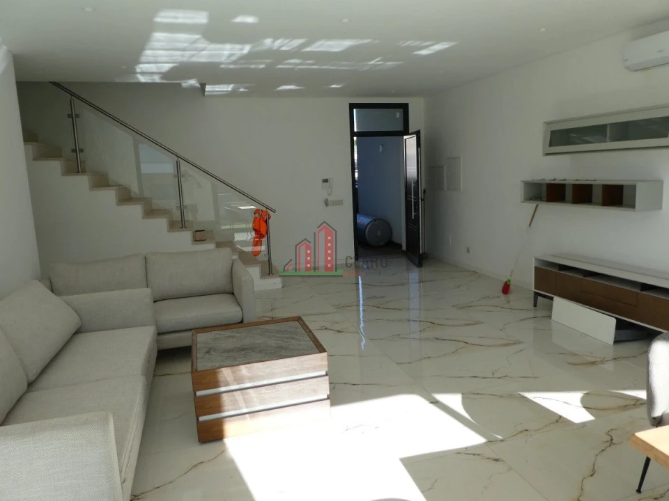 Moradia T4 para Venda em Albufeira e Olhos de Água Foto 12