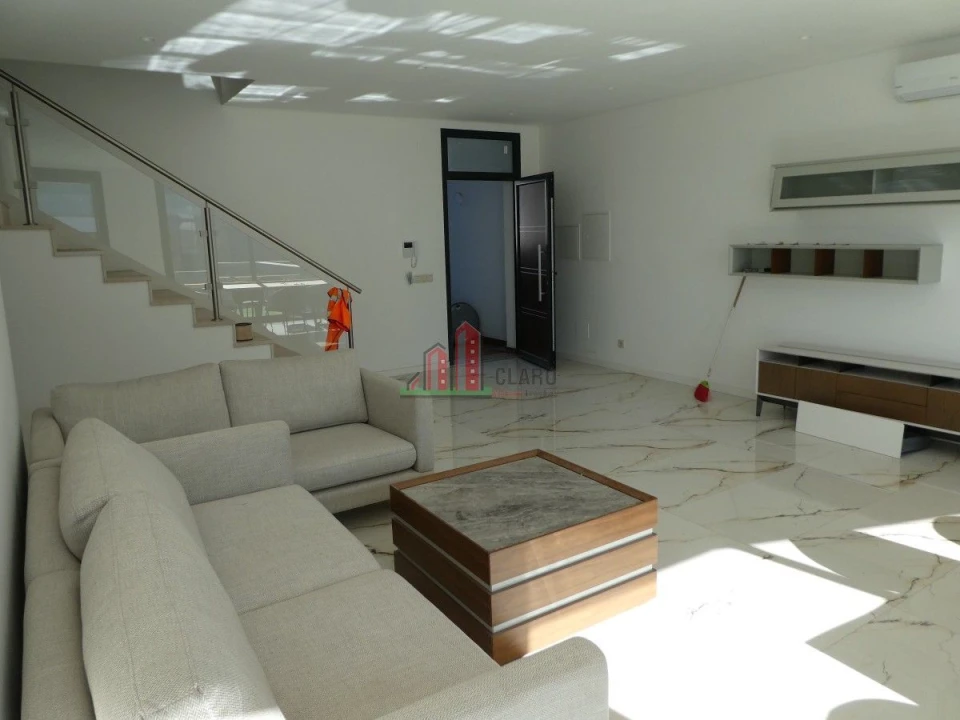 Moradia T4 para Venda em Albufeira e Olhos de Água Foto 13