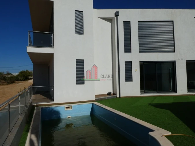 Moradia T4 para Venda em Albufeira e Olhos de Água Foto 5