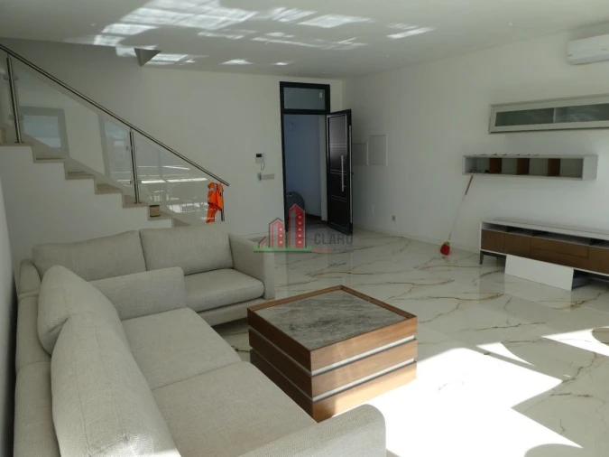 Moradia T4 para Venda em Albufeira e Olhos de Água Foto 13