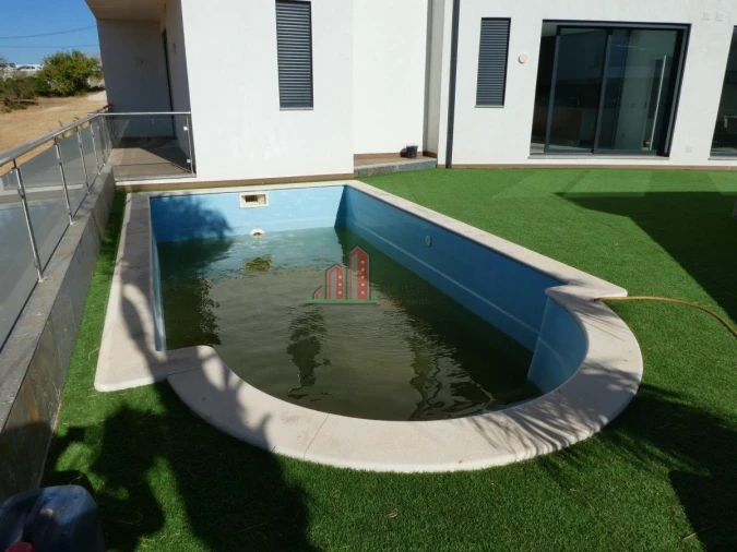 Moradia T4 para Venda em Albufeira e Olhos de Água Foto 4