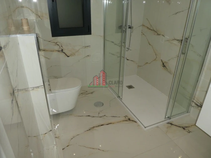 Moradia T4 para Venda em Albufeira e Olhos de Água Foto 33