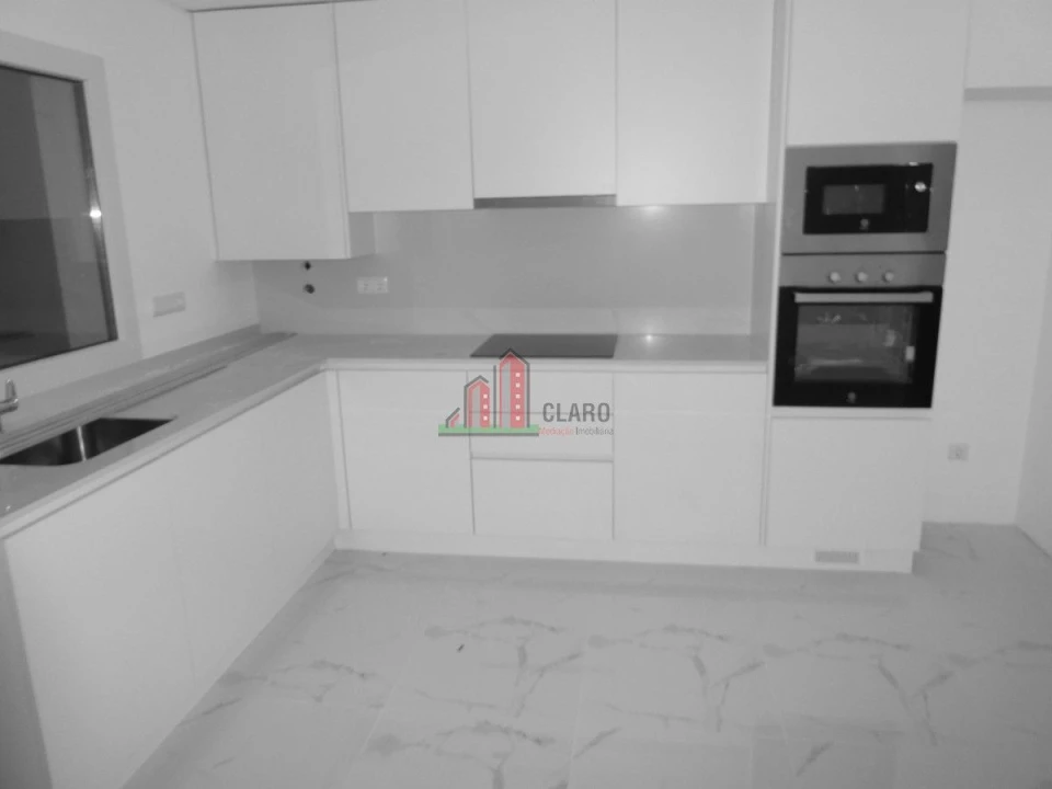 Moradia T3 para Venda em Arazede Foto 10