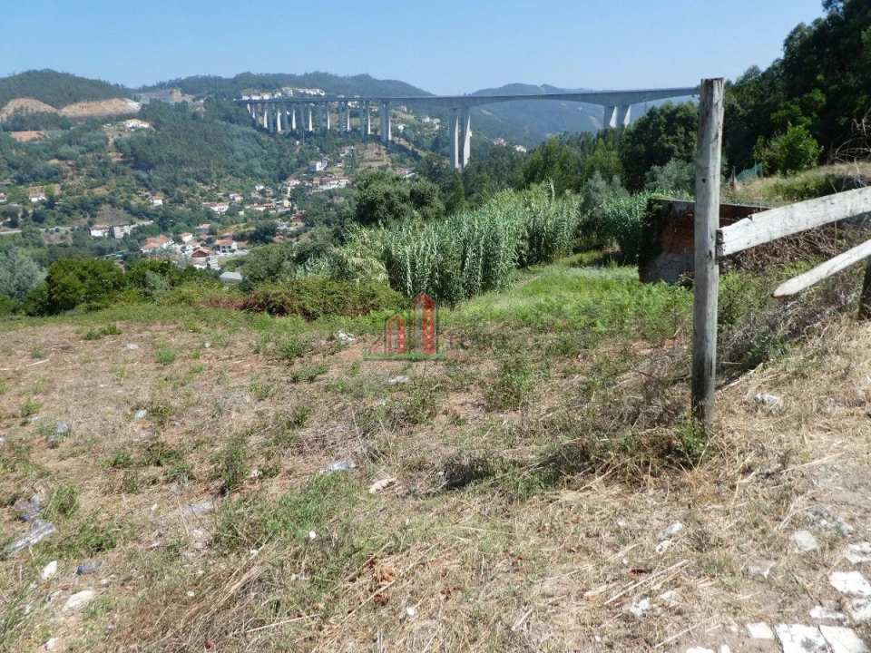 Terreno para Venda em Ceira Foto 1