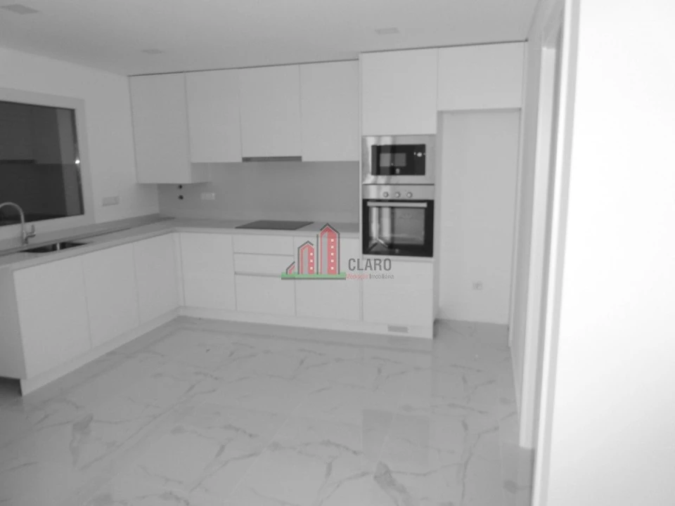 Moradia T3 para Venda em Arazede Foto 9