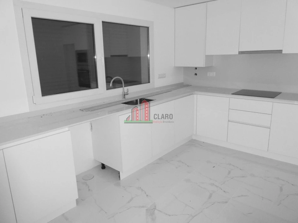 Moradia T3 para Venda em Arazede Foto 13