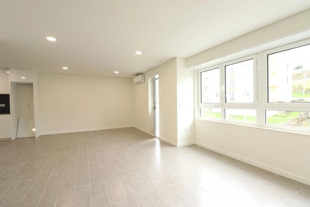 Apartamento T3 para Venda em Sé, Santa Maria e Meixedo Foto 15