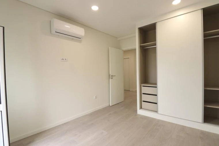 Apartamento T3 para Venda em Sé, Santa Maria e Meixedo Foto 11